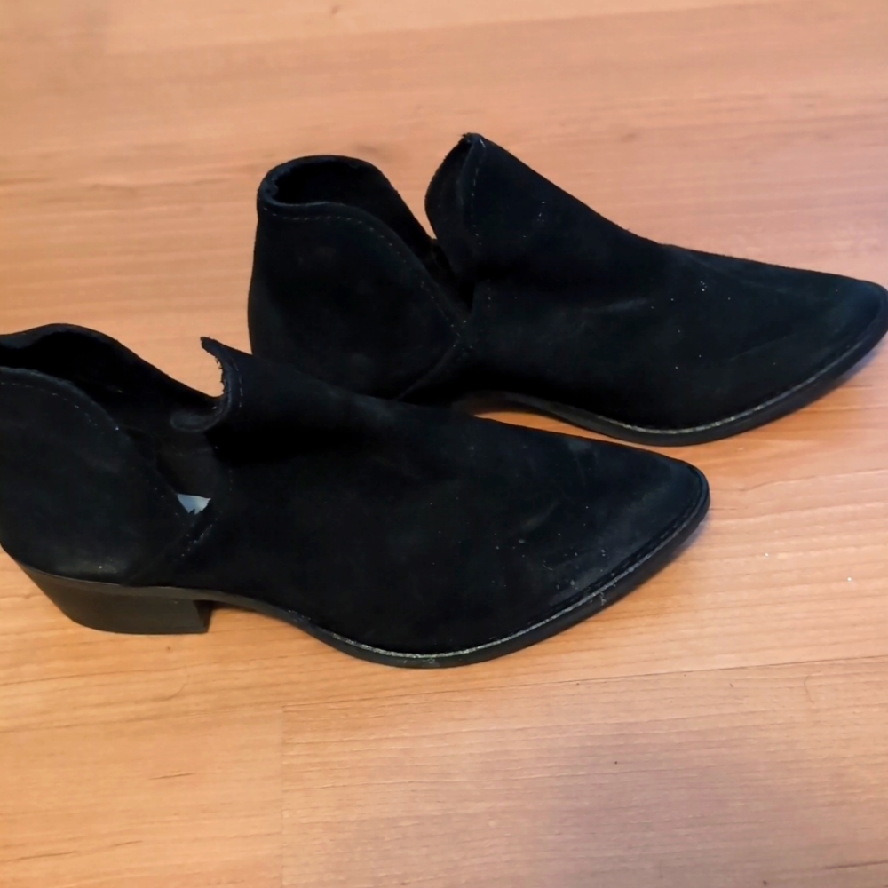 Steven Madden suede booties